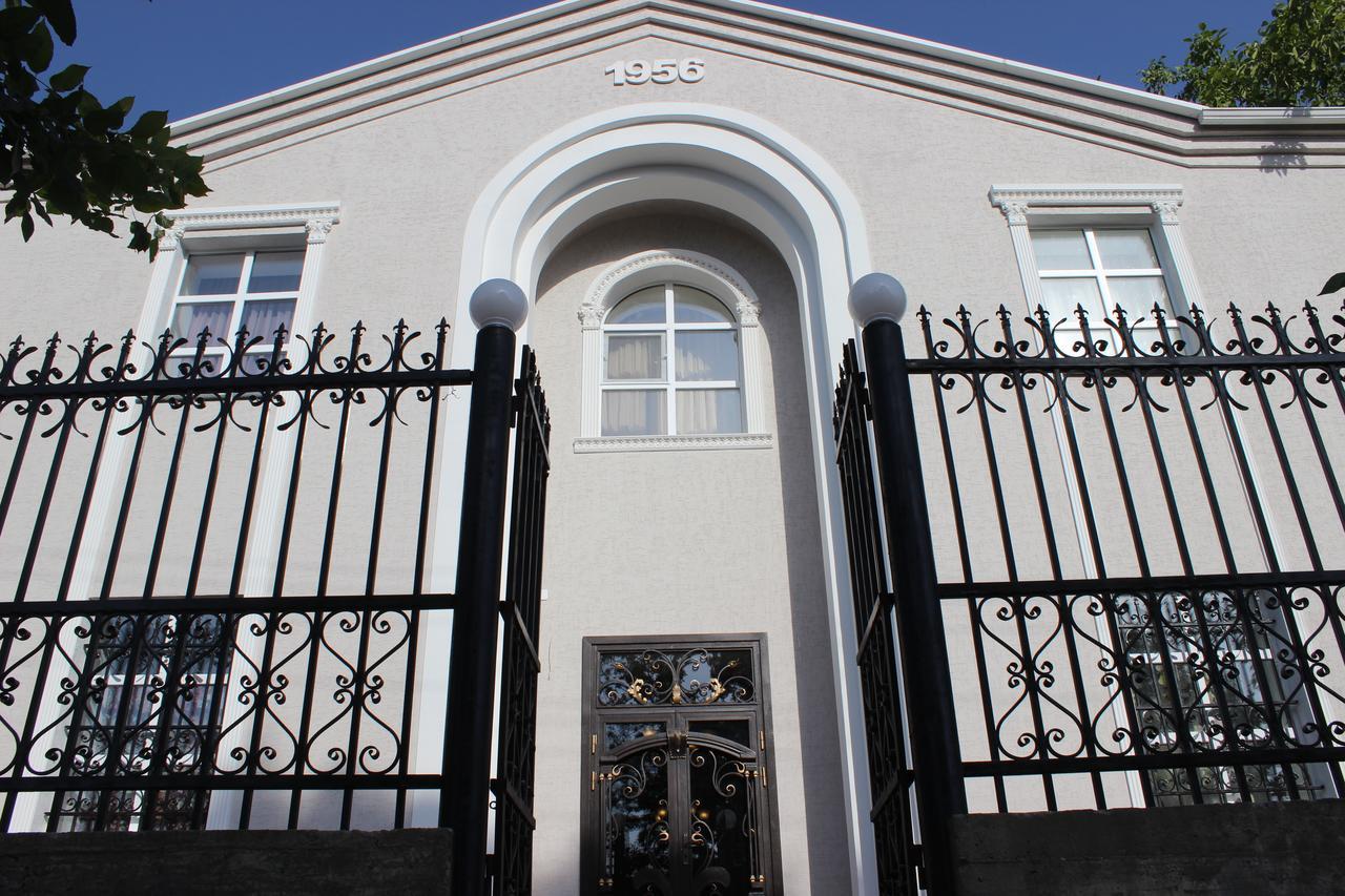 Kok-Art Hotel Jalal-Abad 외부 사진